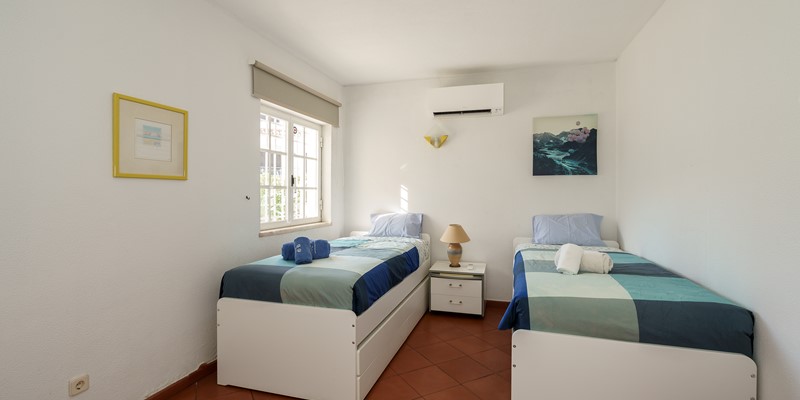 Twin Bedroom Of Villa Mianas Vilamoura Algarve