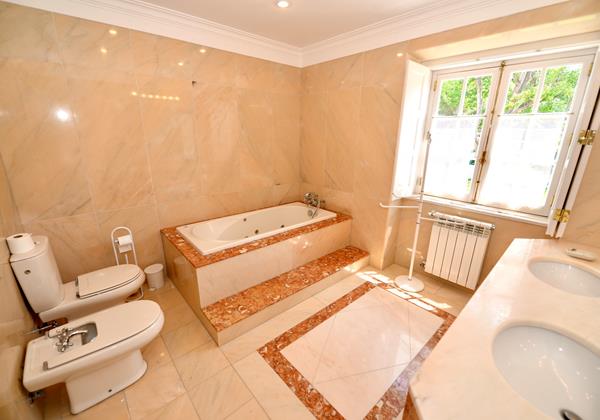 En Suite Bathroom Of Master Bedroom In The Quinta Da Barreira On The Silver Coast Of Portugal