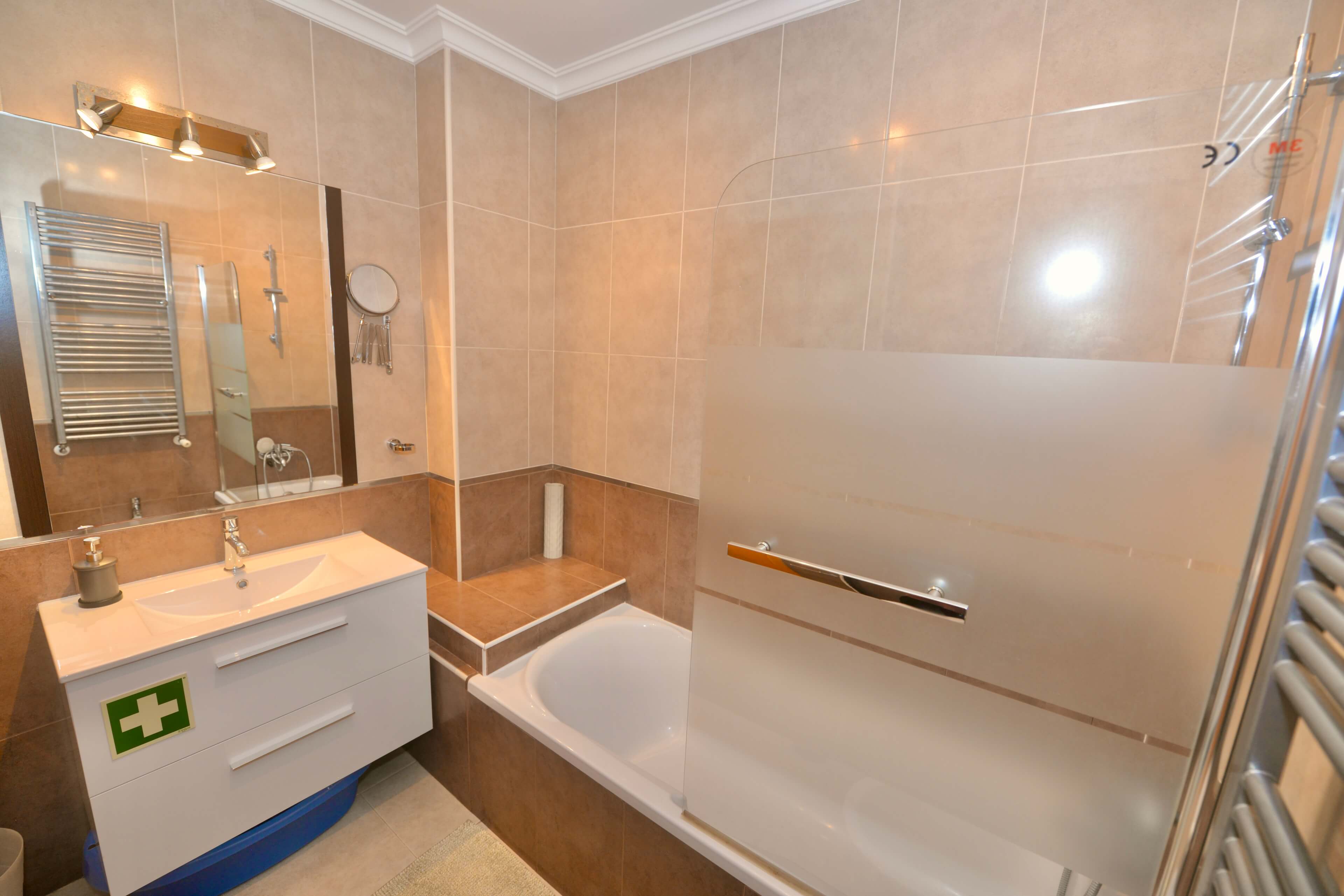 Main Family Bathroom In Clementine Apartment Holiday Rental In Nazare Silver Coast Portugal