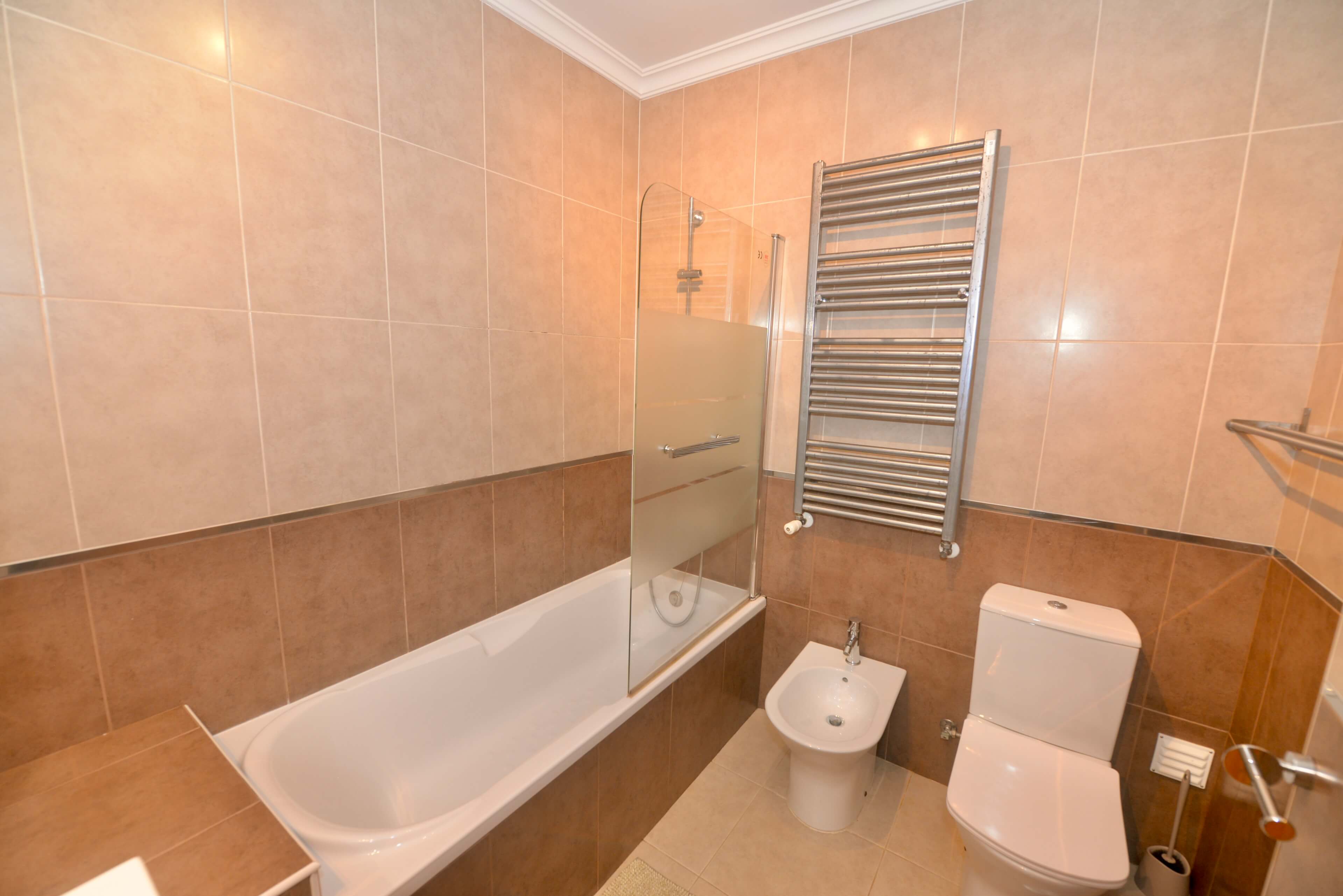 Main Bathroom In Clementine Apartment Holiday Rental In Nazare Silver Coast Portugal