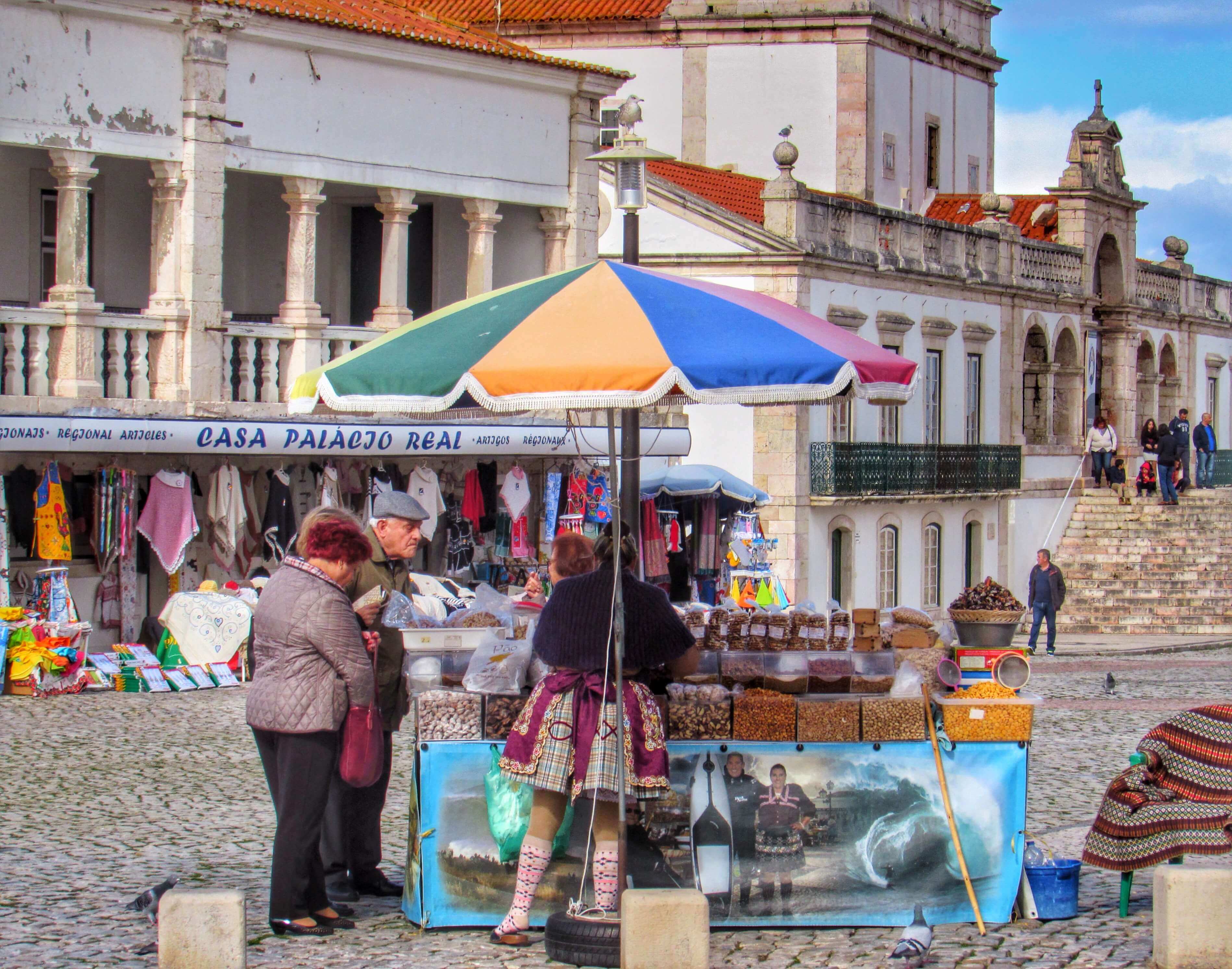Shopping In The Main Square O Sitio