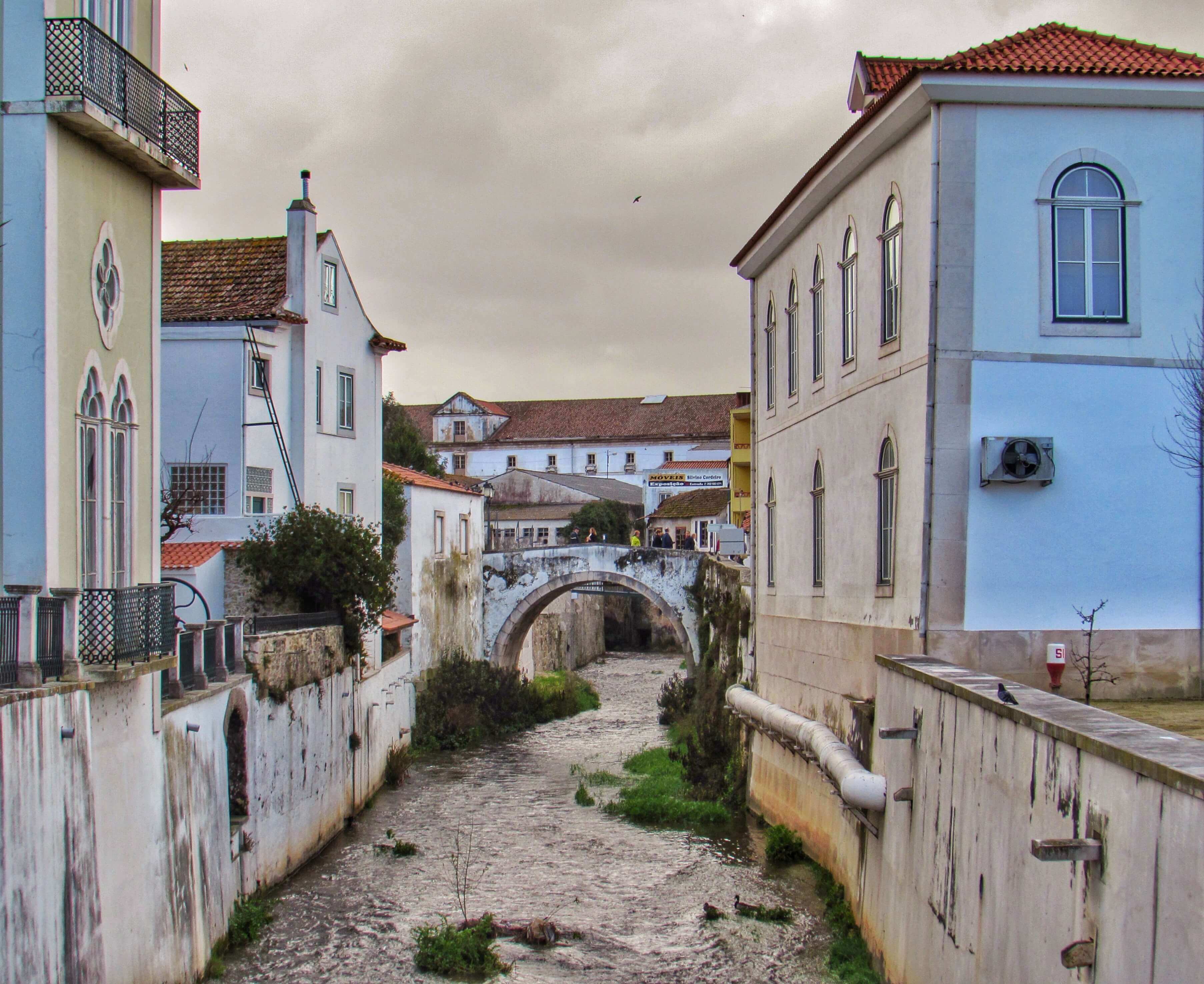 A Romantic Riverside Dinner For Two In Alcobaca