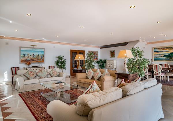 Comfortable Lounge With Free Wi Fi In Algarve Rental Villa